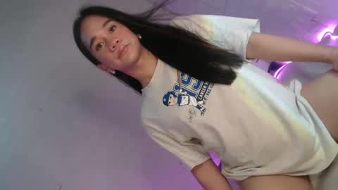 Snapshot of marie_lopez chatting on April 2026 03:09:01 AM yourdreamgirl MARIE online show from April 2026 03:09:01 AM