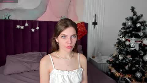 Snapshot of marie_reyes_ chatting on December 2024 04:48:02 AM Mary 3 online show from December 2024 04:48:02 AM