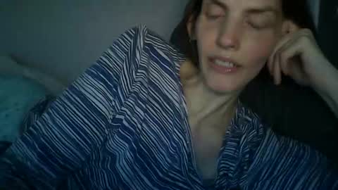 Mariejojo online show from April 2026 11:43:01 PM