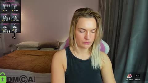 Mariel online show from November 2025 01:33:01 AM