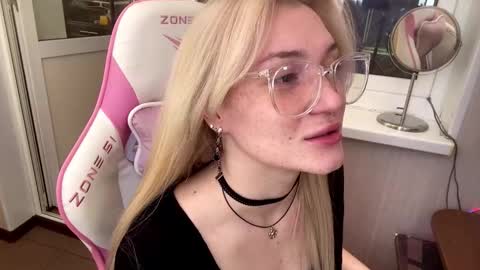 Hey Im Ash  I think together we can hit first 10 thumbs up online show from March 2026 07:43:01 AM