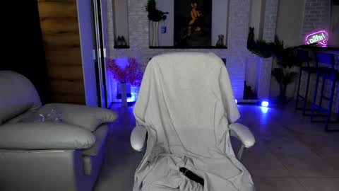 Snapshot of mariemlui chatting on May 2026 02:45:01 PM mariemlui online show from May 2026 02:45:01 PM