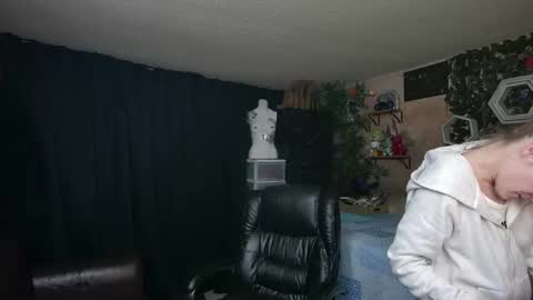 Marie Ann Waters online show from May 2026 02:31:01 AM
