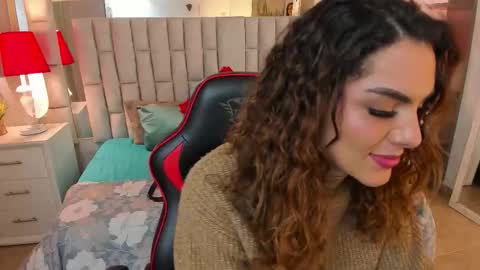 mariiahneedles online show from October 2025 12:32:01 AM