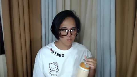 Snapshot of marikosue01 chatting on November 2025 02:06:01 PM marikosue online show from November 2025 02:06:01 PM