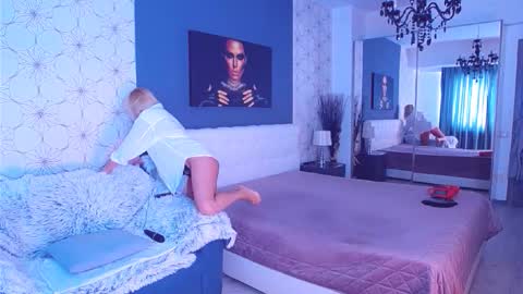 Mary Mais online show from October 2025 07:08:02 AM