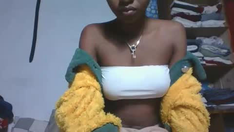 Snapshot of marinagold69 chatting on May 2026 01:24:07 AM marinagold69 online show from May 2026 01:24:07 AM