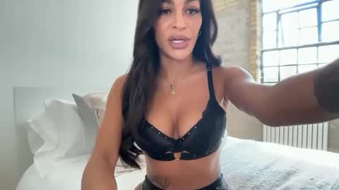 marinamayx online show from September 2025 12:07:01 PM