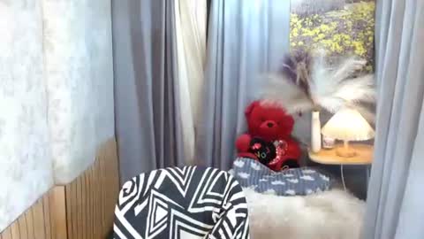 Snapshot of mariposa_911 chatting on June 2026 05:23:01 PM LEAH online show from June 2026 05:23:01 PM