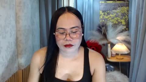 Snapshot of mariposa_911 chatting on June 2026 02:04:01 PM LEAH online show from June 2026 02:04:01 PM