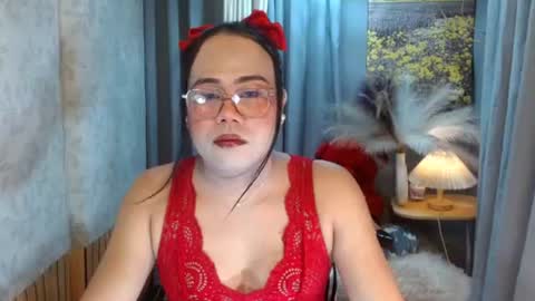 Snapshot of mariposa_911 chatting on June 2026 05:04:02 PM LEAH online show from June 2026 05:04:02 PM