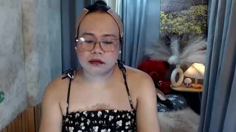 Snapshot of mariposa_911 chatting on June 2026 10:23:02 PM LEAH online show from June 2026 10:23:02 PM