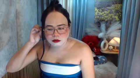 Snapshot of mariposa_911 chatting on June 2026 06:18:02 PM LEAH online show from June 2026 06:18:02 PM