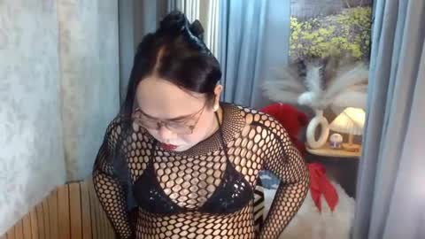 Snapshot of mariposa_911 chatting on July 2026 06:14:02 PM LEAH online show from July 2026 06:14:02 PM