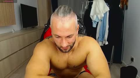 MarisMuscle online show from October 2025 06:58:01 PM