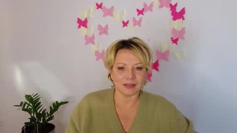 Snapshot of maristyle chatting on October 2025 06:02:02 AM MariStyles online show from October 2025 06:02:02 AM