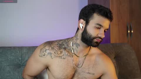 Mark online show from November 2025 11:04:02 PM