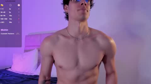 Snapshot of mark_thonson chatting on November 2025 06:51:01 PM troy online show from November 2025 06:51:01 PM