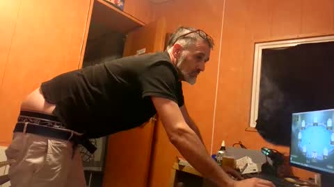 markbcnx online show from September 2025 10:04:02 PM