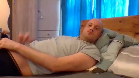 markus_7 online show from November 2025 12:04:02 PM