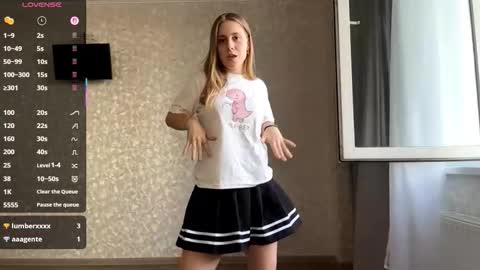 Snapshot of marlenagehlert chatting on September 2025 02:28:02 PM Olivia online show from September 2025 02:28:02 PM