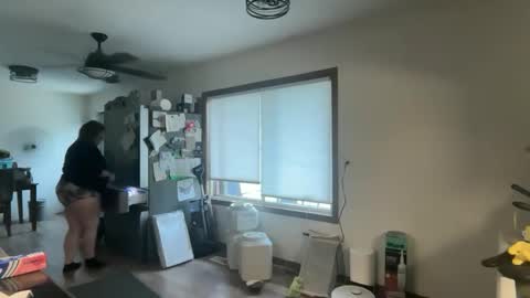 maroon_moon online show from April 2026 08:28:02 PM