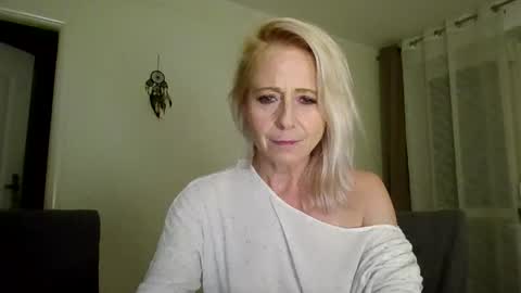 MaryGoRound online show from October 2025 07:07:02 PM