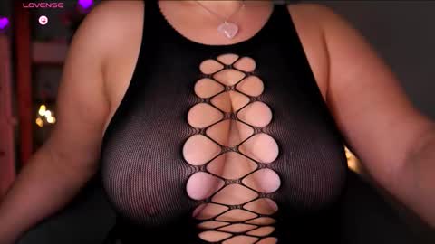 Maria  online broadcast from Tuesday to Suturday from 6 pm to 12 pm Germany time Sunday-Monday offline online show from October 2025 06:38:02 PM