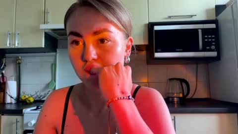 Snapshot of martaluna_ chatting on June 2026 11:53:02 AM Marta online show from June 2026 11:53:02 AM