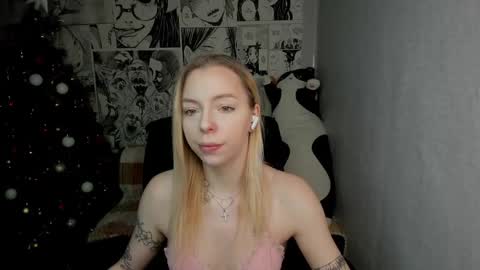 Snapshot of martha_cameron chatting on December 2024 08:55:02 PM Martha Cameron online show from December 2024 08:55:02 PM