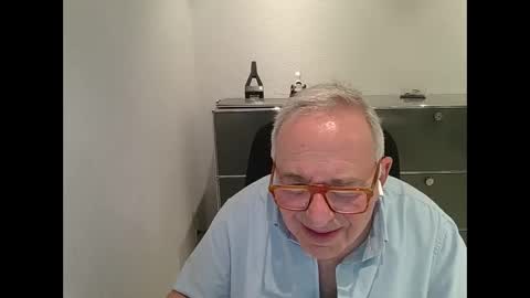 martin_1947 online show from October 2025 06:50:01 PM