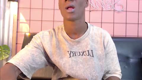 Snapshot of martin_killer chatting on October 2025 01:31:02 AM Martin online show from October 2025 01:31:02 AM