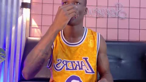 Martin online show from November 2025 01:38:01 AM