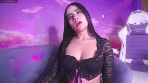 Martina online show from October 2025 07:33:02 PM