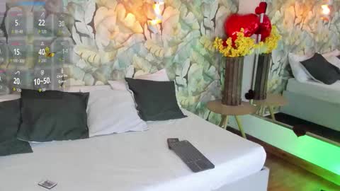 mari online show from November 2025 01:06:01 PM