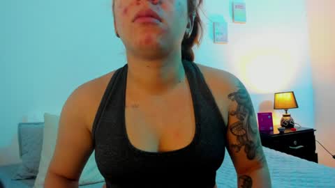 C A R O L I N A  online show from April 2026 10:49:02 AM