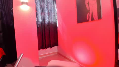 Snapshot of martina_foxy_ chatting on January 2025 03:05:02 PM MARTINA online show from January 2025 03:05:02 PM