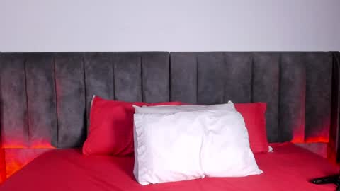 Laura online show from January 2025 09:46:02 PM