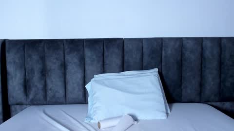 Laura online show from January 2025 07:41:02 PM