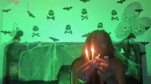 Laura online show from October 2025 10:17:02 PM