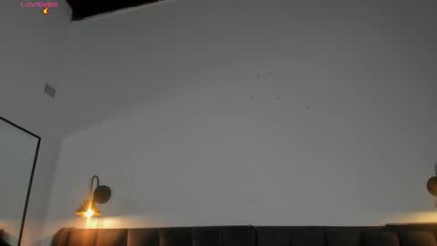 Laura online show from November 2025 07:34:01 PM