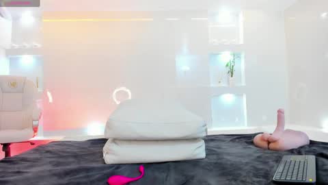 Snapshot of martina_mayers chatting on December 2024 08:42:02 PM Martina online show from December 2024 08:42:02 PM