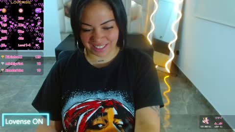 Snapshot of martina_tay chatting on January 2025 09:00:01 AM Hey im martina online show from January 2025 09:00:01 AM