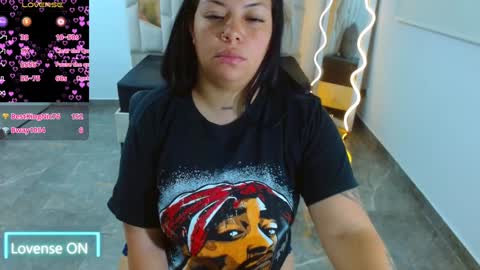 Snapshot of martina_tay chatting on January 2025 07:00:02 AM Hey im martina online show from January 2025 07:00:02 AM