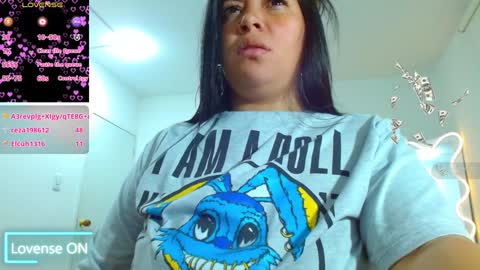 Snapshot of martina_tay chatting on January 2025 09:01:01 AM Hey im martina online show from January 2025 09:01:01 AM
