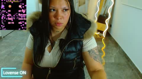 Snapshot of martina_tay chatting on January 2025 02:48:02 AM Hey im martina online show from January 2025 02:48:02 AM
