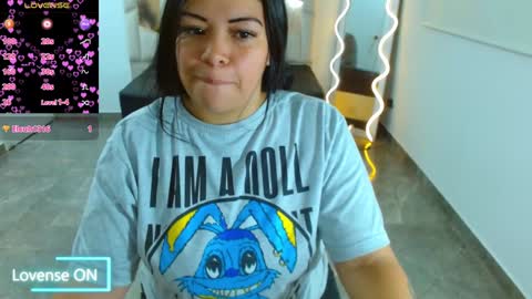 Snapshot of martina_tay chatting on February 2025 03:54:02 AM Hey im martina online show from February 2025 03:54:02 AM