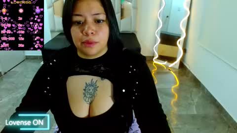 Snapshot of martina_tay chatting on February 2025 03:20:01 AM Hey im martina online show from February 2025 03:20:01 AM