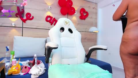 martina touss  online show from February 2025 10:00:02 PM