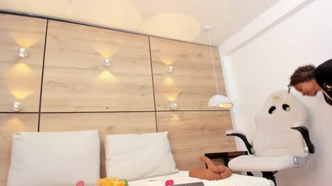 martina touss  online show from March 2025 06:23:02 PM